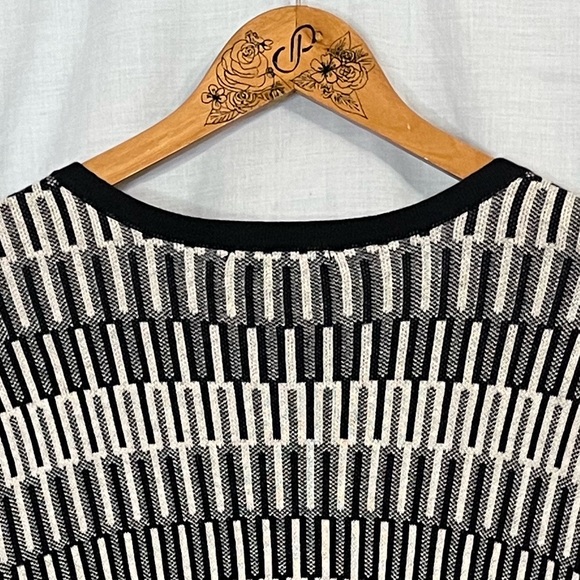 CJ Banks Navy and Gray Geometric Pattern Cardigan Sweater in Size 1X - Picture 8 of 14